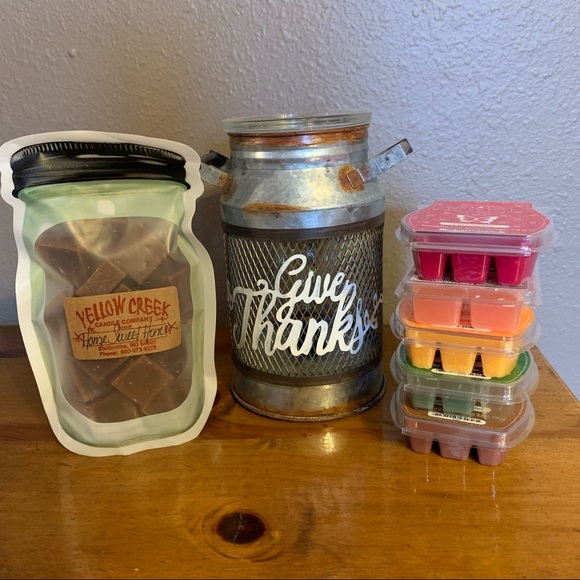 Scentsy Warmer & Scent Melts Bundle - Picture 1 of 8